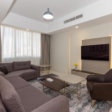 Platinum Coast Hotel Apartments Fujairah Exterior photo Living room