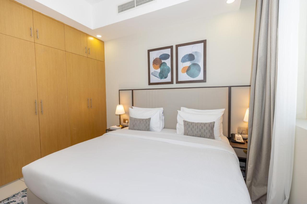 Platinum Coast Hotel Apartments Fujairah Exterior photo A bedroom at the hotel