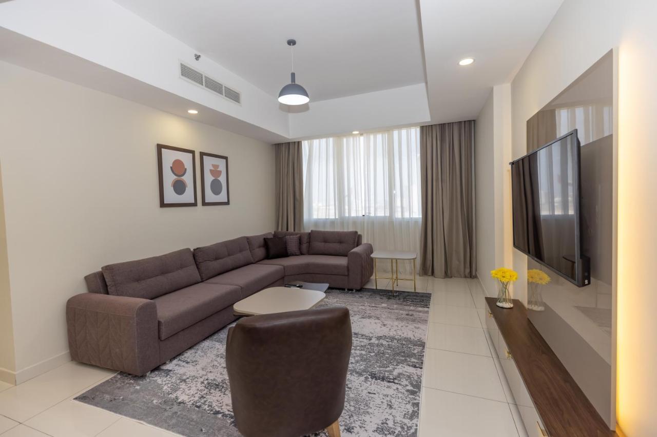Platinum Coast Hotel Apartments Fujairah Exterior photo Living room
