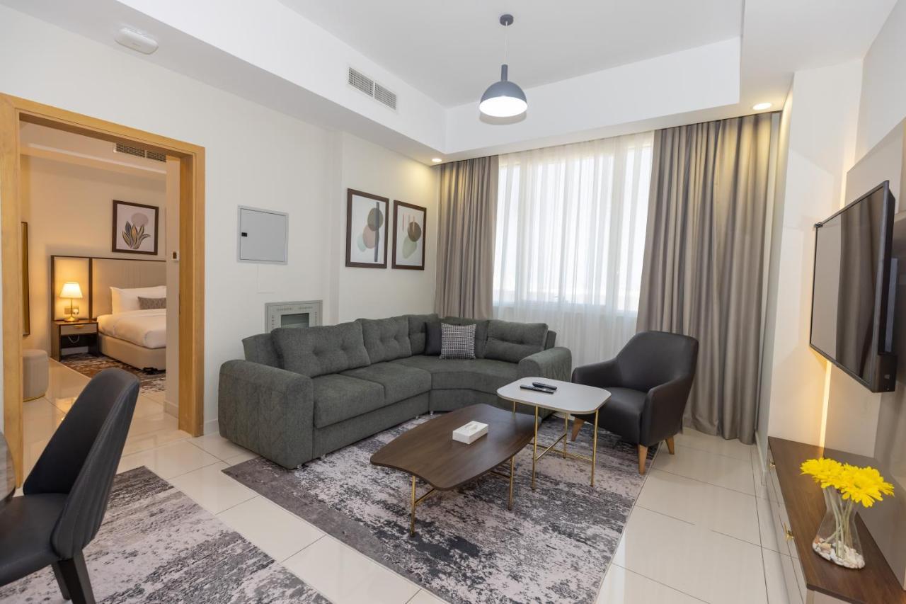 Platinum Coast Hotel Apartments Fujairah Exterior photo Living room
