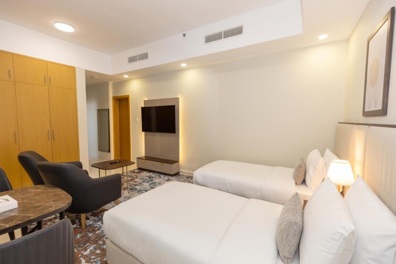 Platinum Coast Hotel Apartments Fujairah Exterior photo Deluxe room