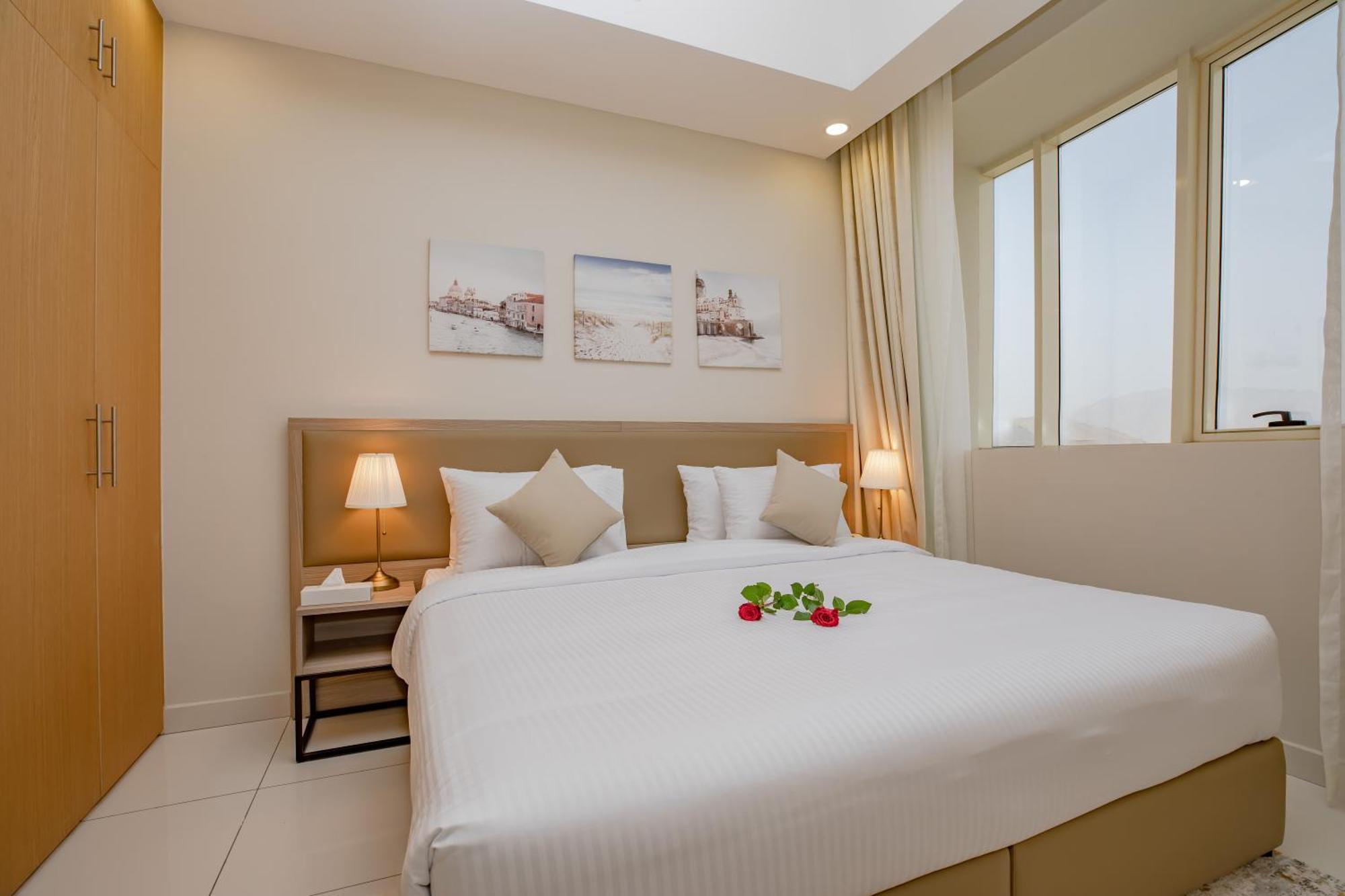 Platinum Coast Hotel Apartments Fujairah Room photo A bedroom in a hotel
